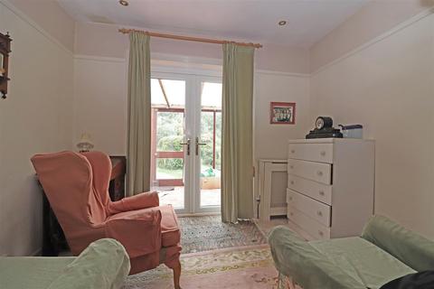 24 Batts Hill, Reigate, RH2 0LT
