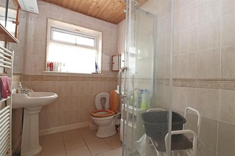 24 Batts Hill, Reigate, RH2 0LT