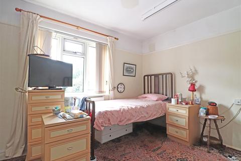 24 Batts Hill, Reigate, RH2 0LT