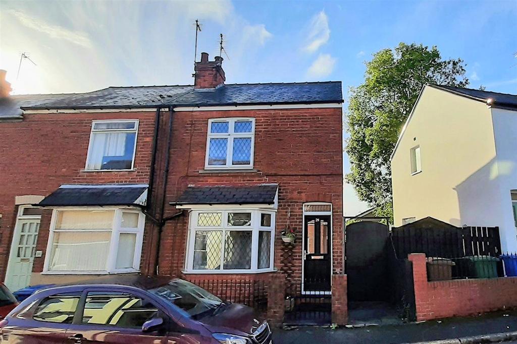Grove Hill, Hessle 2 bed end of terrace house £149,950