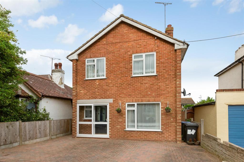 Hillview Road, Whitstable 3 bed detached house £425,000