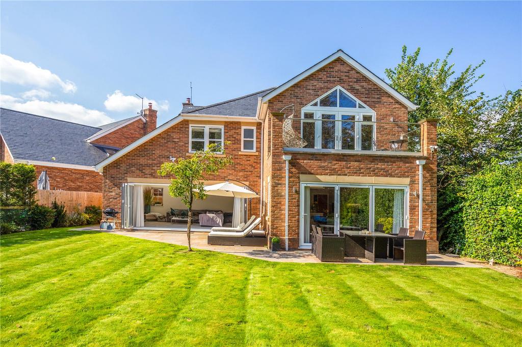 Claytons Meadow, Bourne End, Buckinghamshire, SL8 5 bed detached house