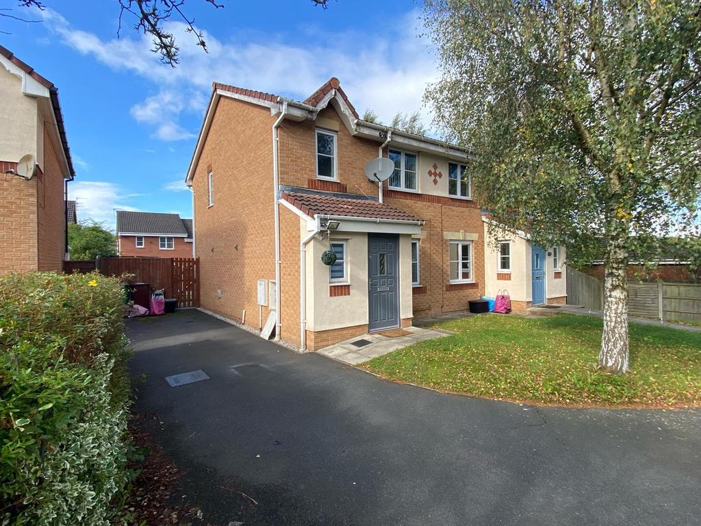 Telford Drive, St Helens, WA9 3 bed semidetached house £165,000