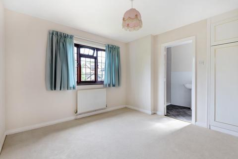 1 Fox Dene, Godalming, GU7 1YG