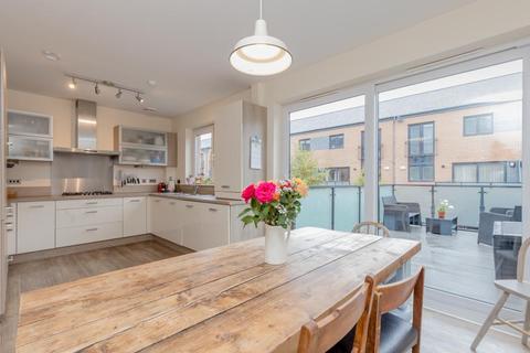17 Stevedore Place, Edinburgh, EH6 7BF