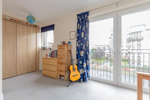 17 Stevedore Place, Edinburgh, EH6 7BF