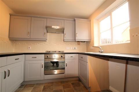 3 bedroom semi-detached house to rent, Hall Croft, Wombwell, Barnsley