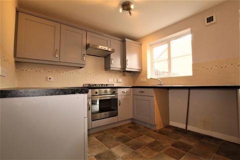 3 bedroom semi-detached house to rent, Hall Croft, Wombwell, Barnsley