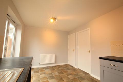 3 bedroom semi-detached house to rent, Hall Croft, Wombwell, Barnsley