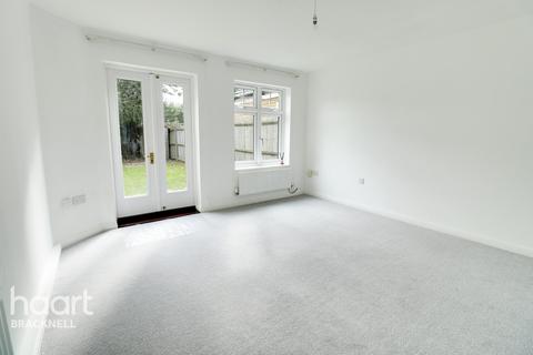 11 Barry Square, Bracknell, RG12 7FF