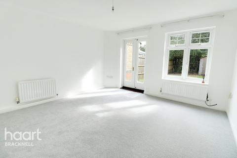 11 Barry Square, Bracknell, RG12 7FF