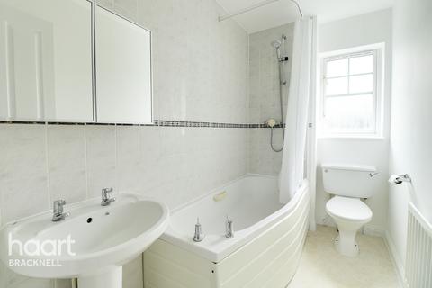 11 Barry Square, Bracknell, RG12 7FF