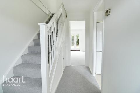 11 Barry Square, Bracknell, RG12 7FF