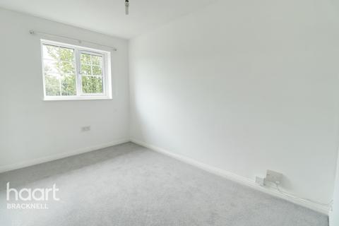 11 Barry Square, Bracknell, RG12 7FF