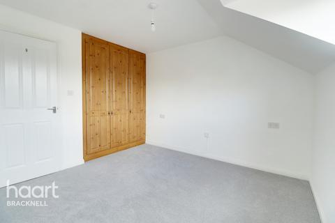 11 Barry Square, Bracknell, RG12 7FF