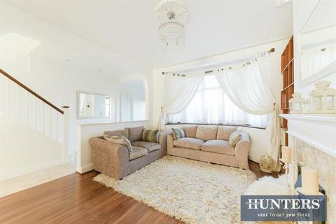 19 Catherine Gardens, Hounslow, TW3 2PP