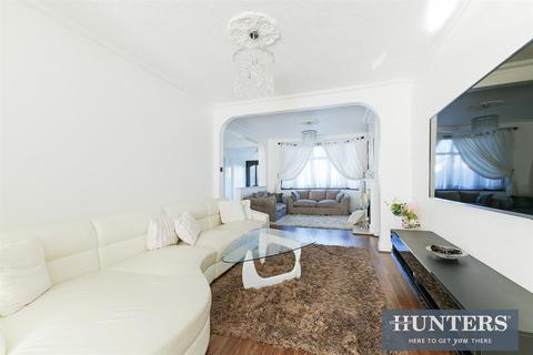 19 Catherine Gardens, Hounslow, TW3 2PP