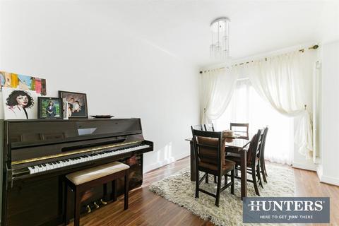 19 Catherine Gardens, Hounslow, TW3 2PP