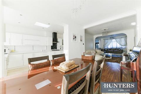 19 Catherine Gardens, Hounslow, TW3 2PP
