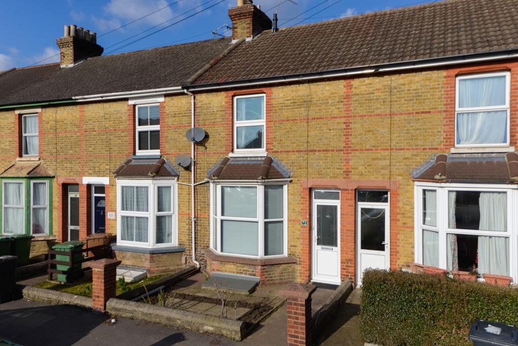Campbell Road, Maidstone 2 bed terraced house £995 pcm (£230 pw)