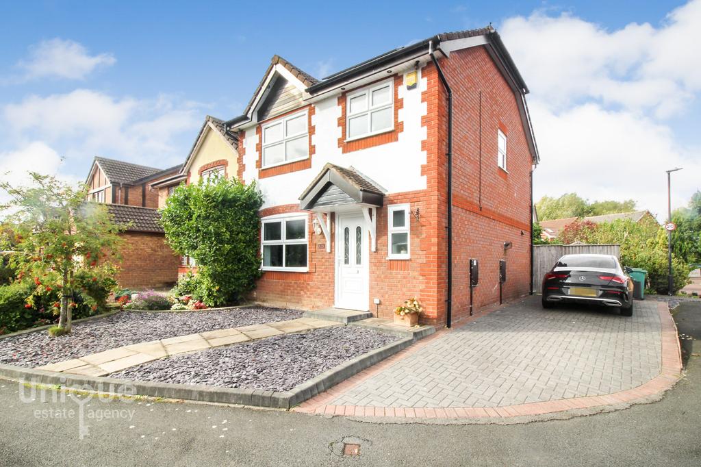 Hastings Avenue, Warton, PR4 3 bed detached house £225,000