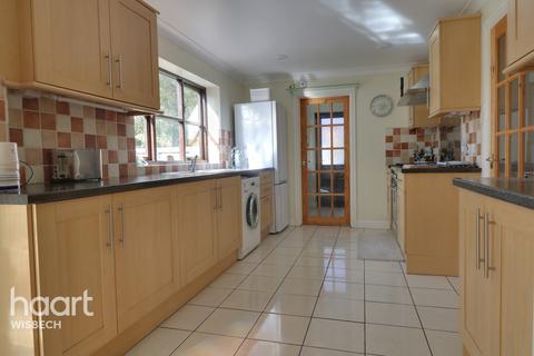 15 Brampton Close, Wisbech, PE13 1LU