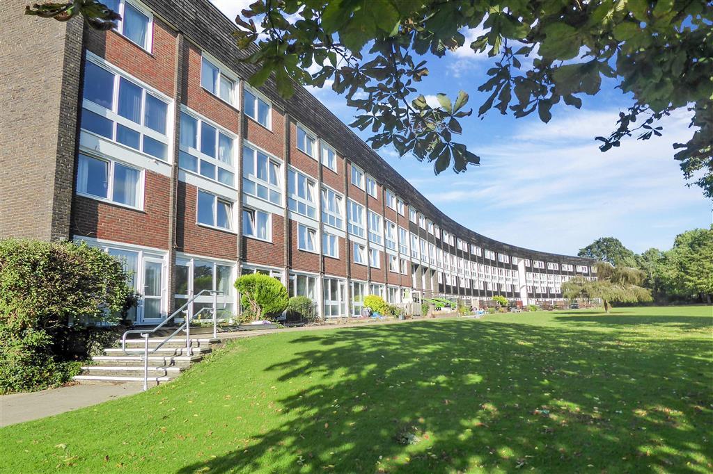 Hailey Place, Cranleigh, Surrey 2 bed £230,000