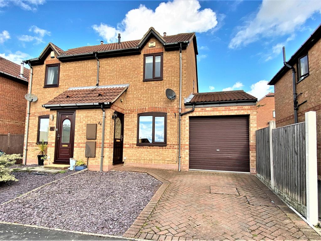 North End Drive, Harlington, Doncaster, DN5 7JS 2 bed semidetached