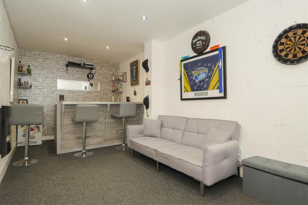 Garage/games room