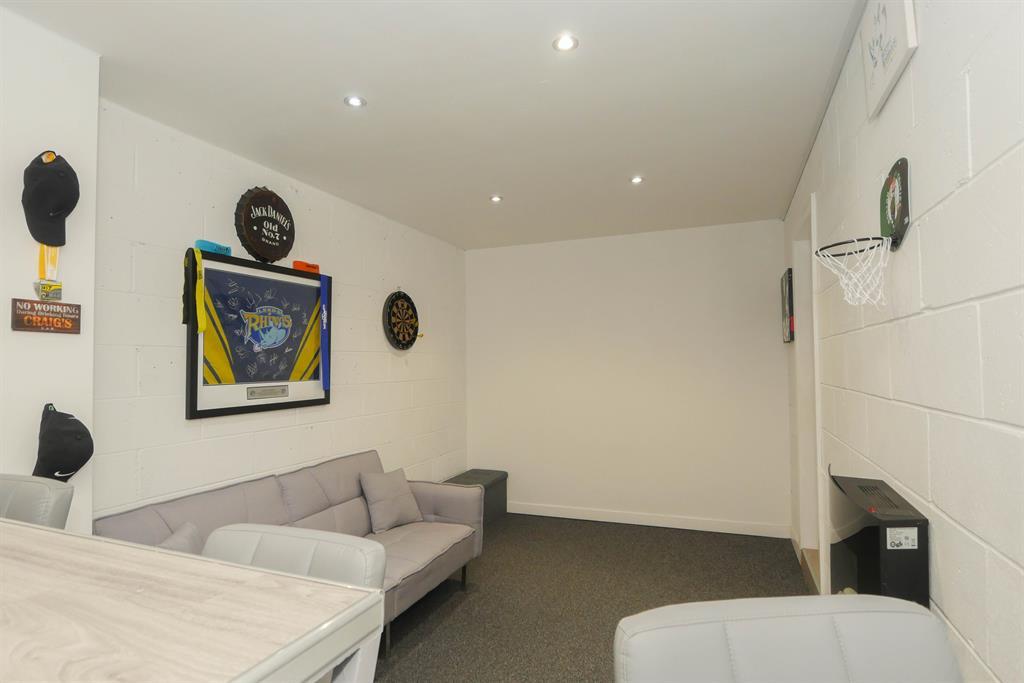 Garage/games room