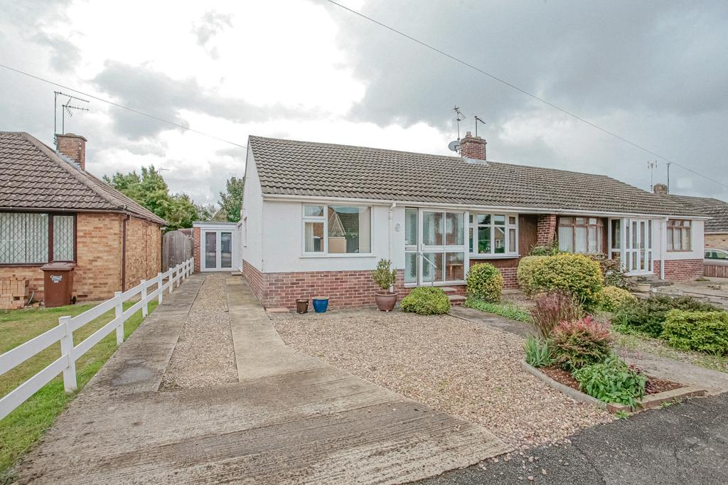 St Annes Road, Banbury 2 bed semidetached bungalow £325,000