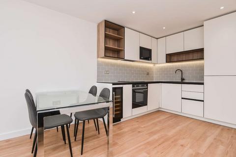 2 bedroom flat to rent, Beaufort Park, Colindale, London