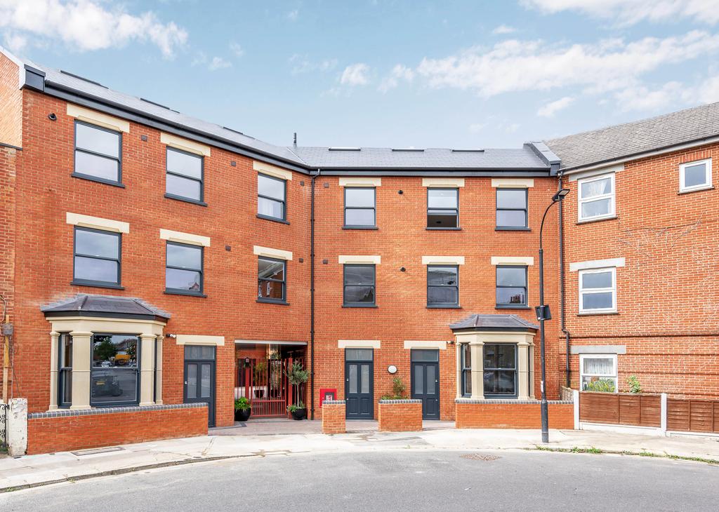Boot Court, Jeddo Road, London, W12 2 bed flat for sale £675,000