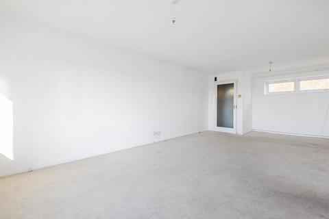 2 bedroom apartment to rent, High Wycombe,  Buckinghamshire,  HP13