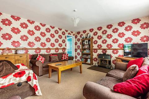 6 Pentrosfa Crescent, Llandrindod Wells, LD1 5NW