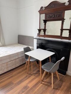 Studio to rent, Camden Park Road, Camden, London, NW1