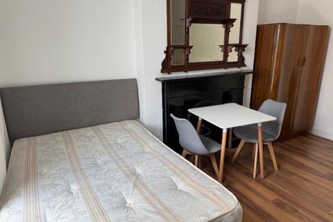 Studio to rent, Camden Park Road, Camden, London, NW1