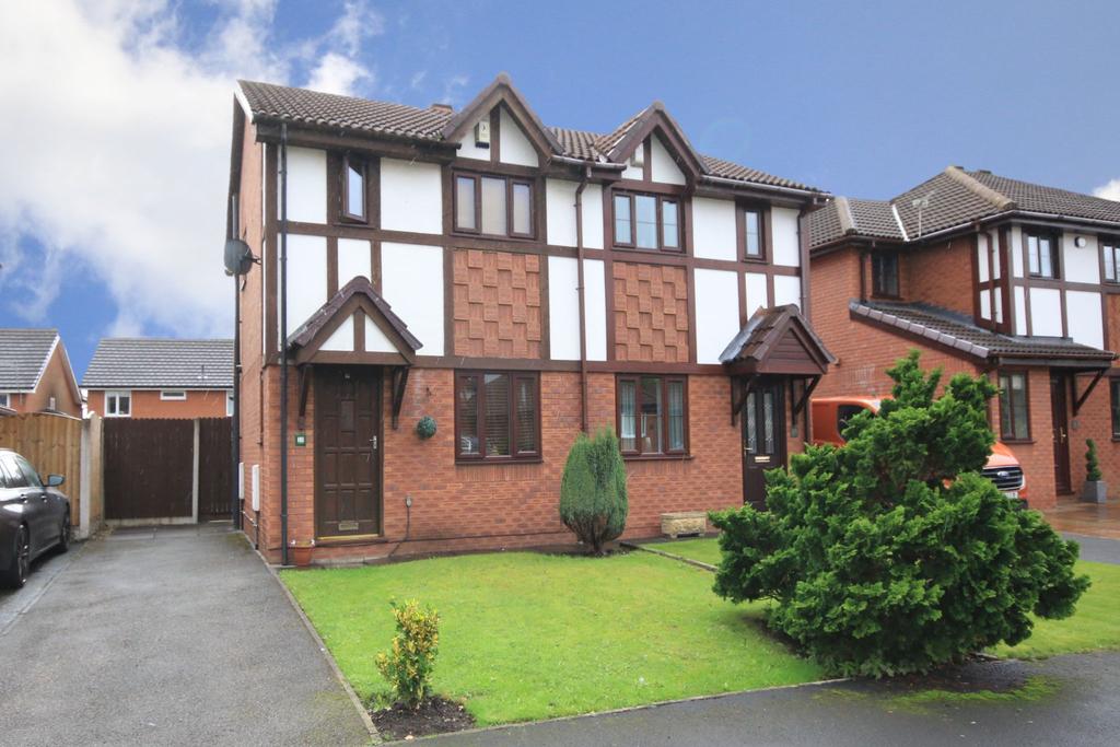 Belvedere Road, Ashton In Makerfield, Wigan WN4 8RU 2 bed semidetached