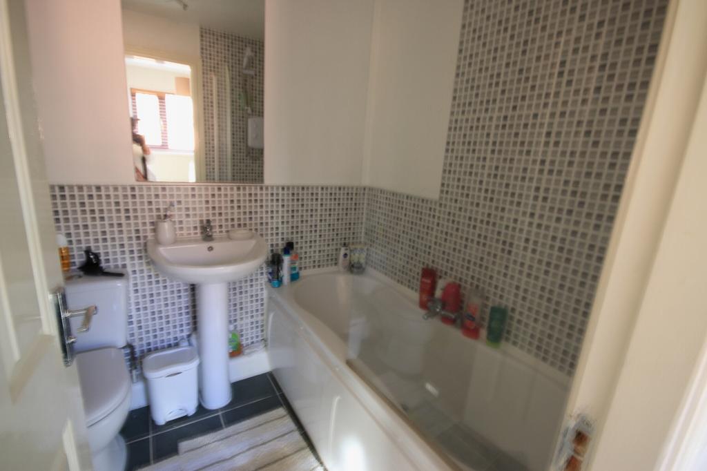 Belvedere Road, Ashton In Makerfield, Wigan WN4 8RU 2 bed semidetached