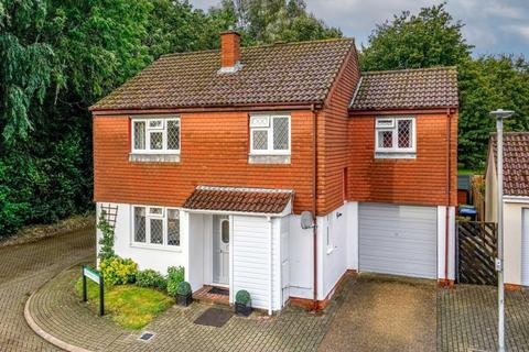 1 Lysander Close, Bovingdon, Hemel Hempstead, HP3 0RY