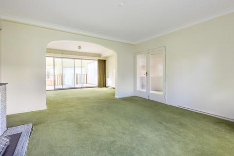 12a Stanley Avenue, Beckenham, BR3 6PX