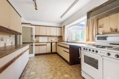 12a Stanley Avenue, Beckenham, BR3 6PX