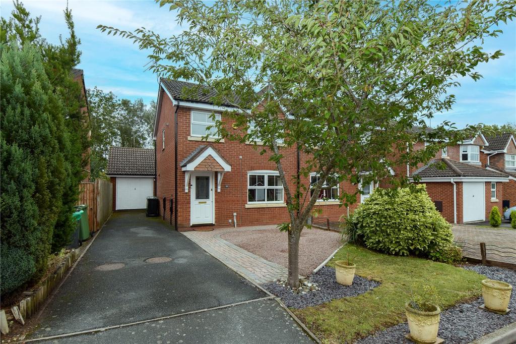 Moorcroft Gardens Walkwood, Redditch, Worcestershire, B97 3 bed semidetached house £275,000