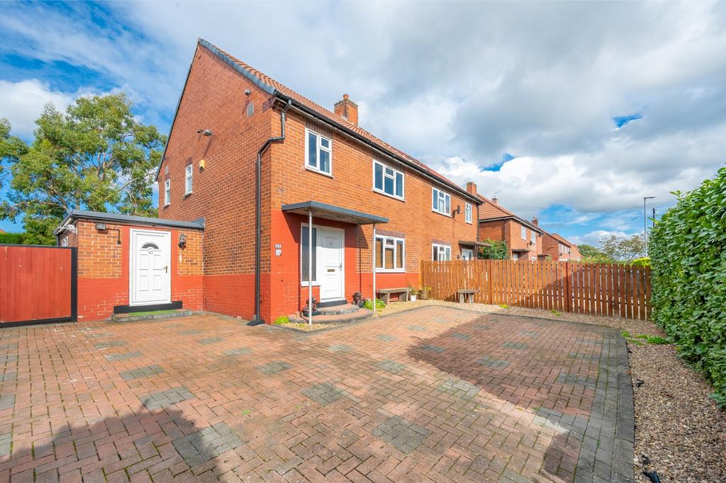 Fairleigh Road, Tingley, WF3 3 bed semidetached house £170,000