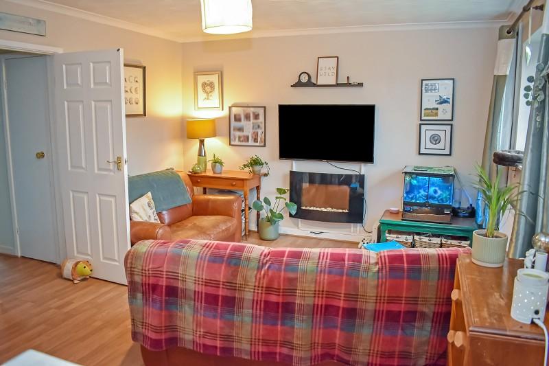 Gregory Close, Pencoed, Bridgend. 2 bed detached house £199,950