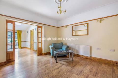 71 Dallinger Road, London, SE12 0TQ