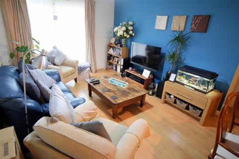 Flat 10, Hudson House Station Approach, Epsom, KT19 8DJ