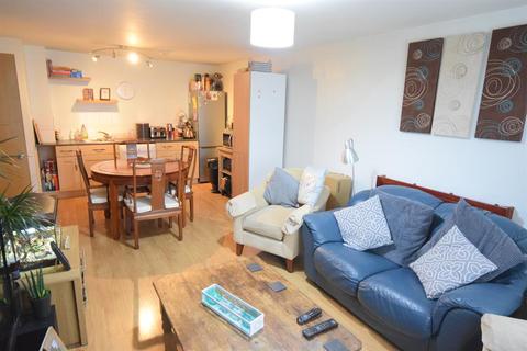 Flat 10, Hudson House Station Approach, Epsom, KT19 8DJ