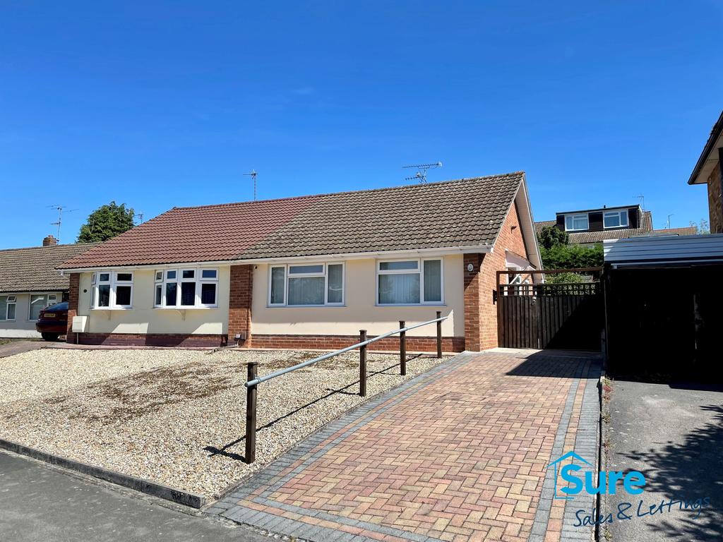 Bodiam Avenue, Tuffley, GL4. 2 bed bungalow £950 pcm (£219 pw)