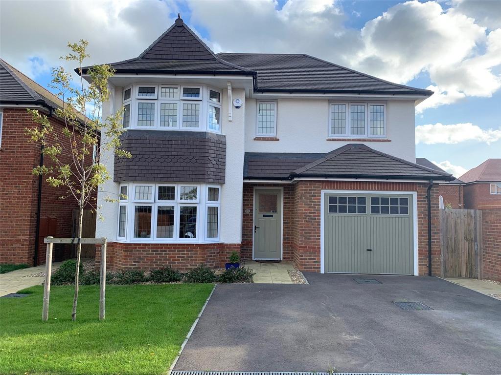 Lapwing Grove, Barnham, Bognor Regis... 3 bed detached house £540,000